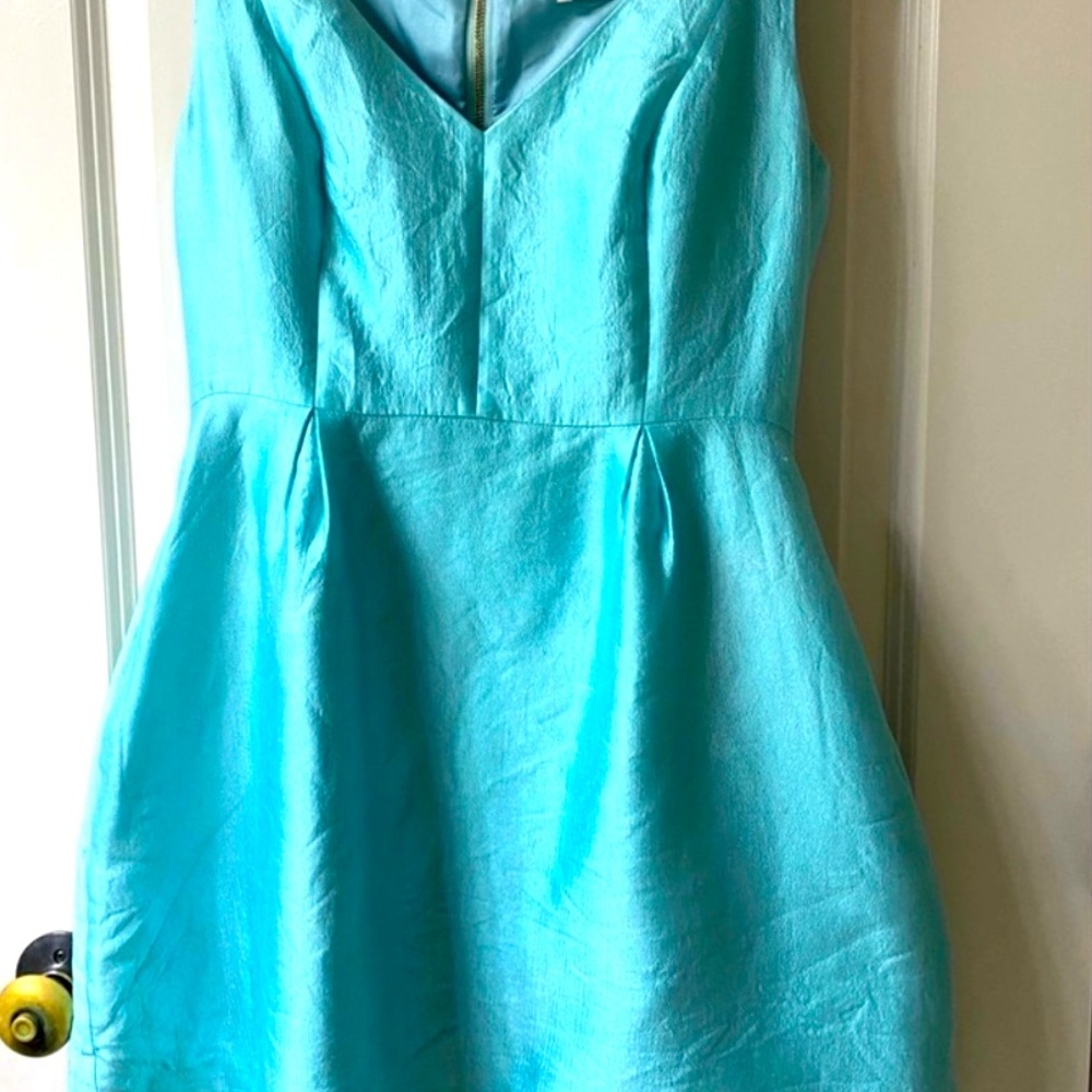 Breakfast at Tiffany’s in this Kate Spade Tiffany blue silk - Picture 4 of 11